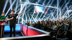 麦克疯》团队语音交流曝光，世界赛征程引期待